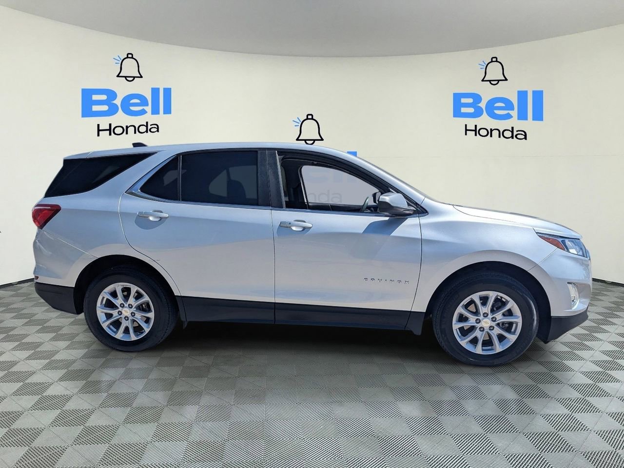 Used 2021 Chevrolet Equinox LT w/ LPO, Cargo Package AWD/4WD image 5
