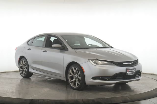 Used 2015 Chrysler 200 S w/ Comfort Group image 2