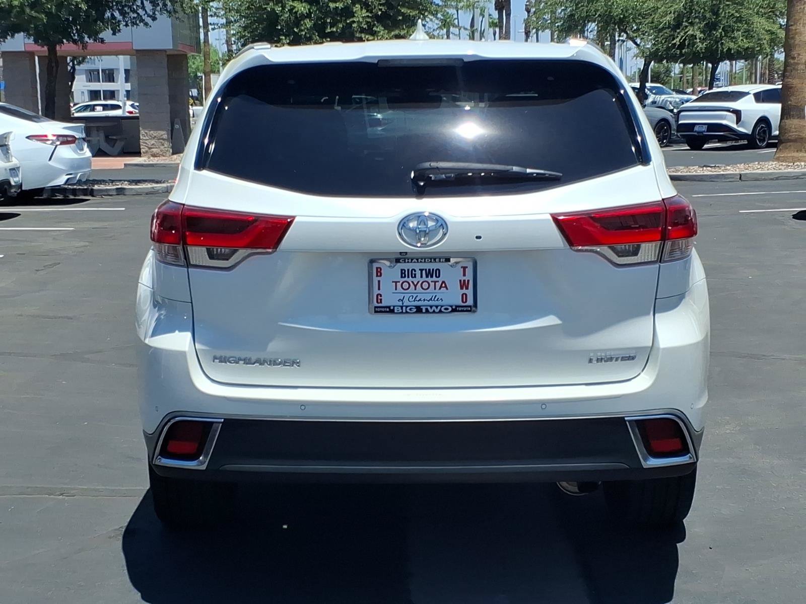 Used 2018 Toyota Highlander Limited FWD image 5