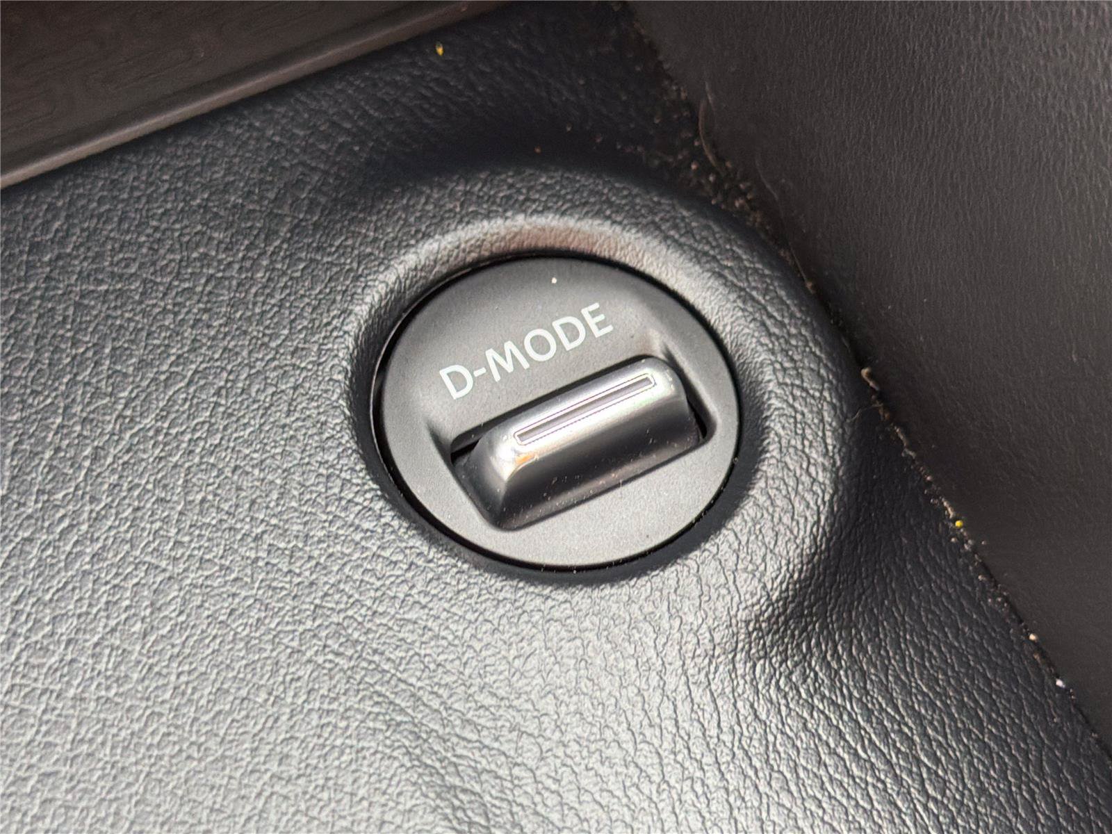 Used 2024 Nissan Z Performance w/ Heritage Edition RWD image 27