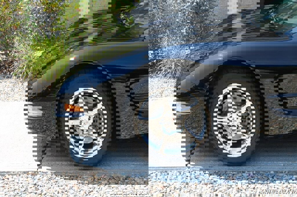 Used 2002 Chevrolet Corvette Convertible w/ Preferred Equipment Group2 image 9