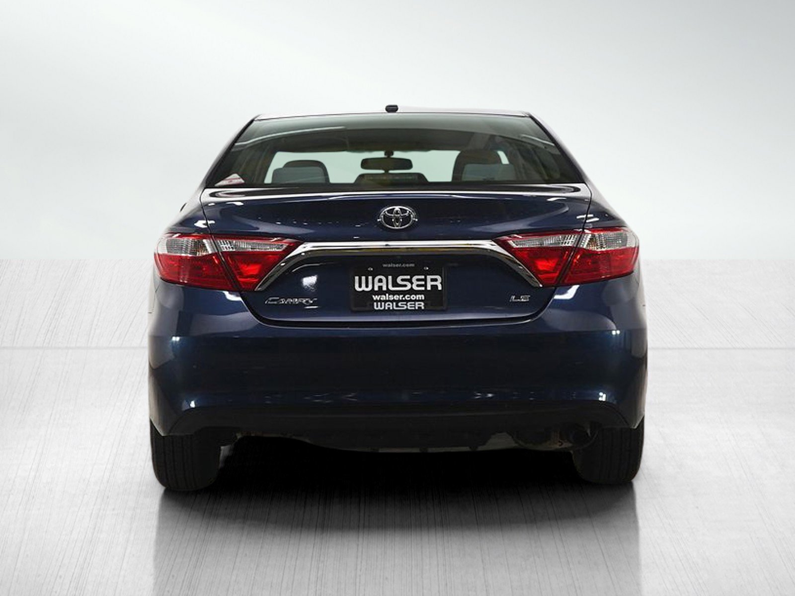 Used 2015 Toyota Camry LE image 4