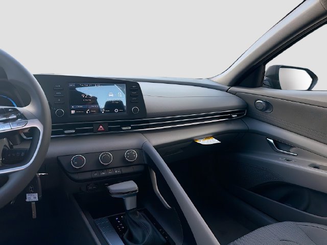 Certified 2026 Hyundai Elantra SE FWD image 24