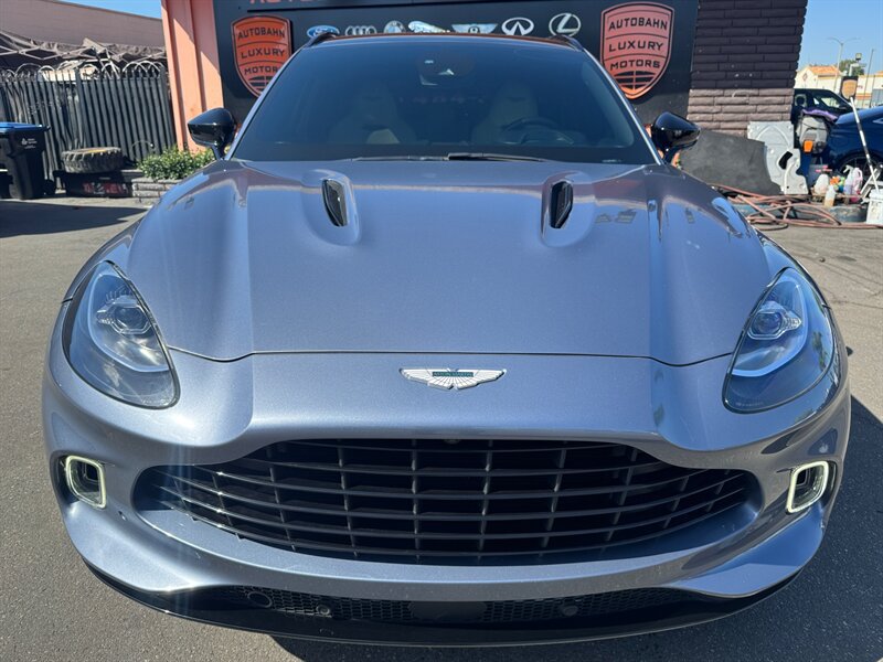 Used 2022 Aston Martin DBX AWD/4WD image 3