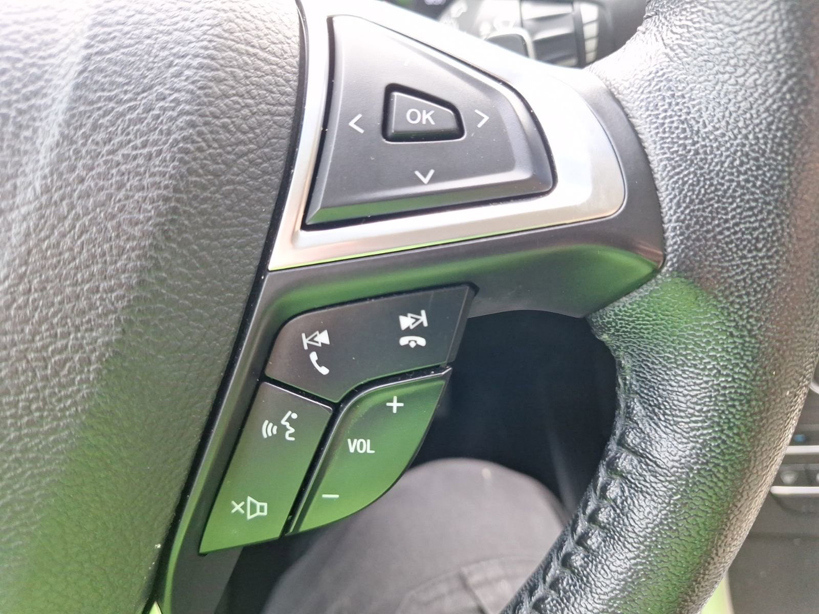 Used 2016 Ford Edge SEL w/ Equipment Group 201A FWD image 19