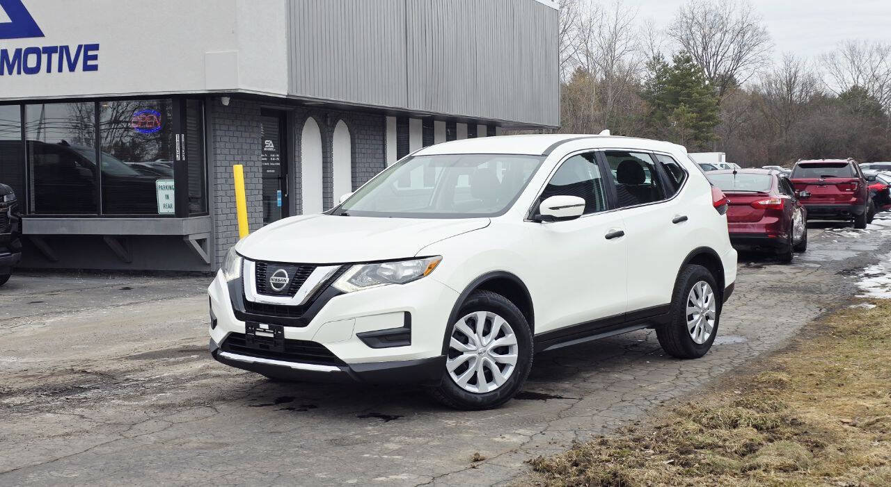 Used 2017 Nissan Rogue S image 2