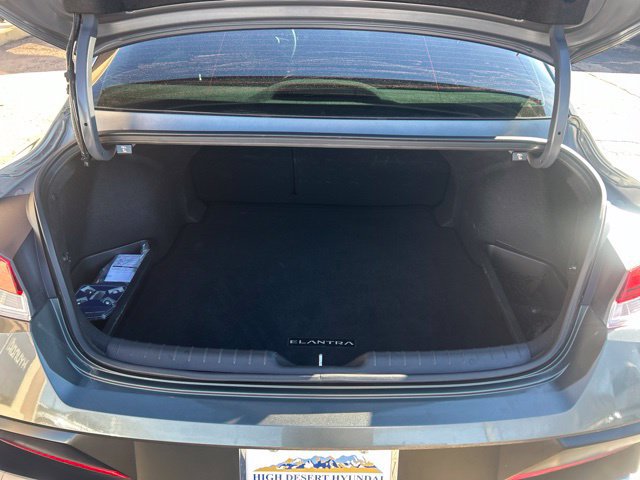 Used 2025 Hyundai Elantra SEL w/ Cargo Package FWD image 9