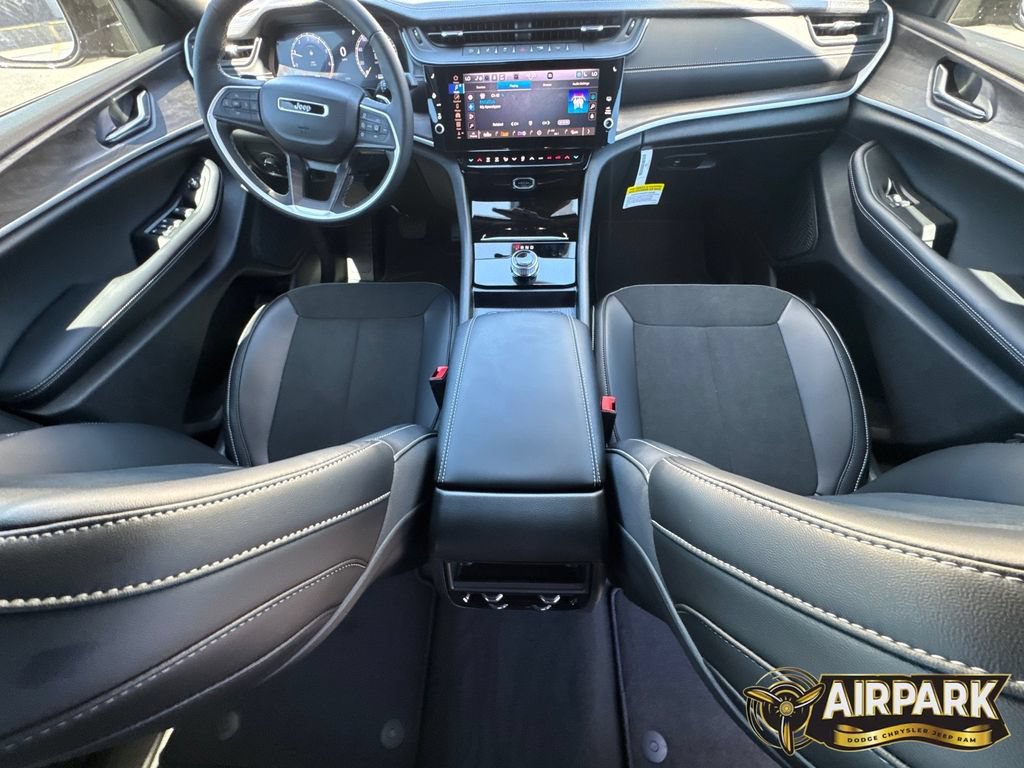 New 2026 Jeep Grand Cherokee Altitude RWD image 14
