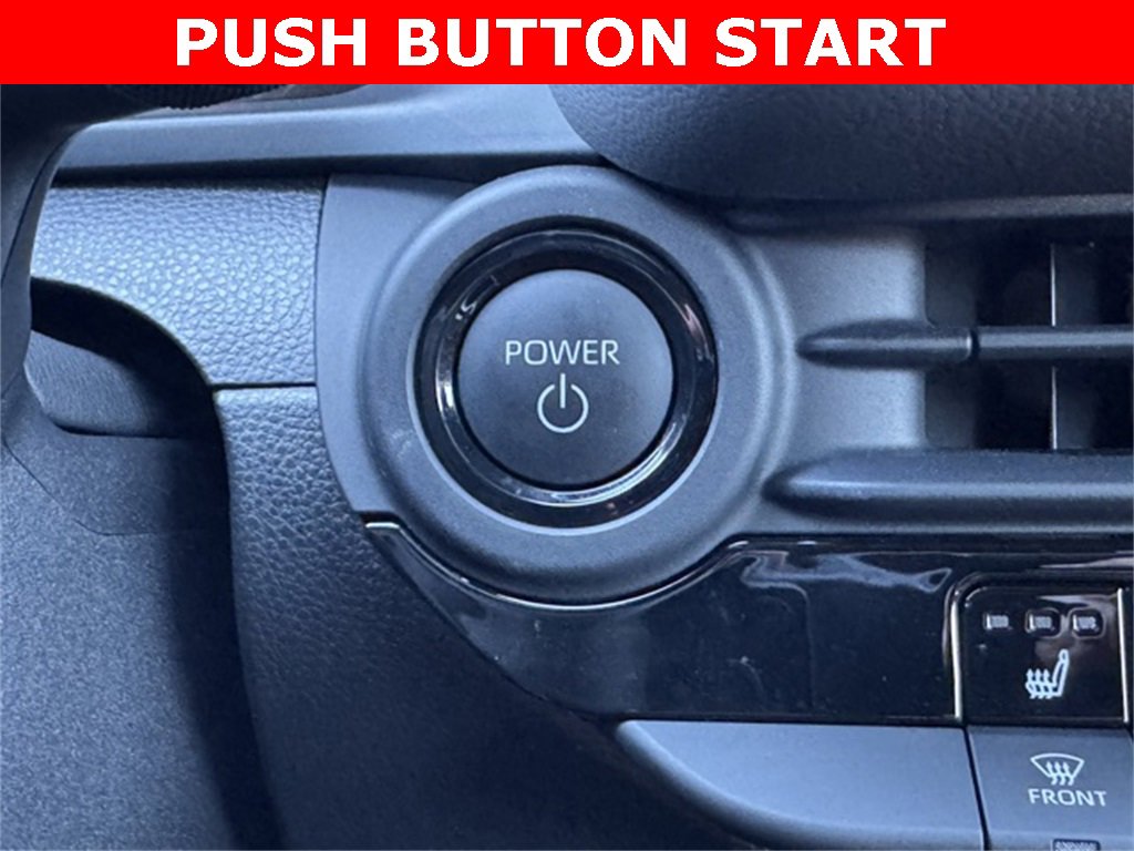 Certified 2025 Toyota Crown Signia image 30