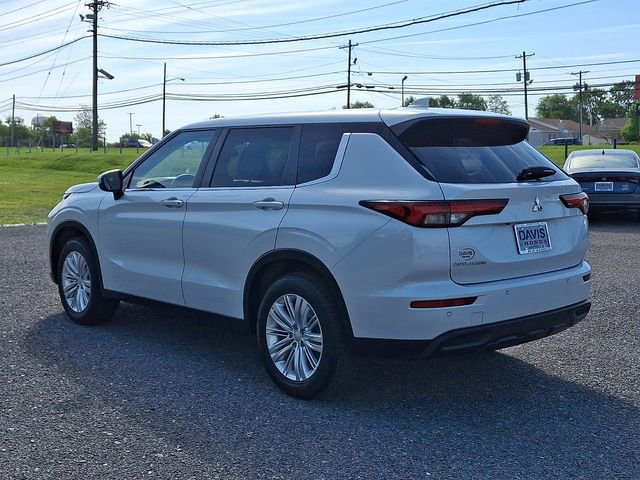 Used 2022 Mitsubishi Outlander ES AWD/4WD image 4