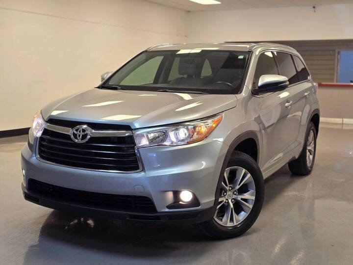 Used 2015 Toyota Highlander XLE image 1