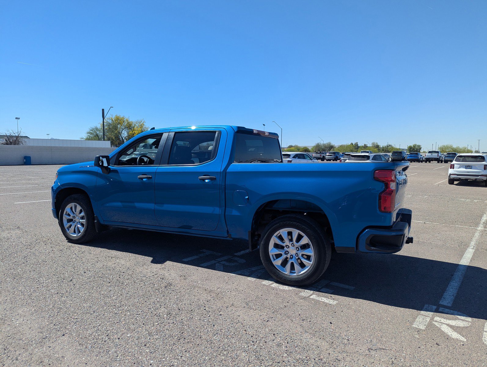 Used 2022 Chevrolet Silverado 1500 Custom image 3