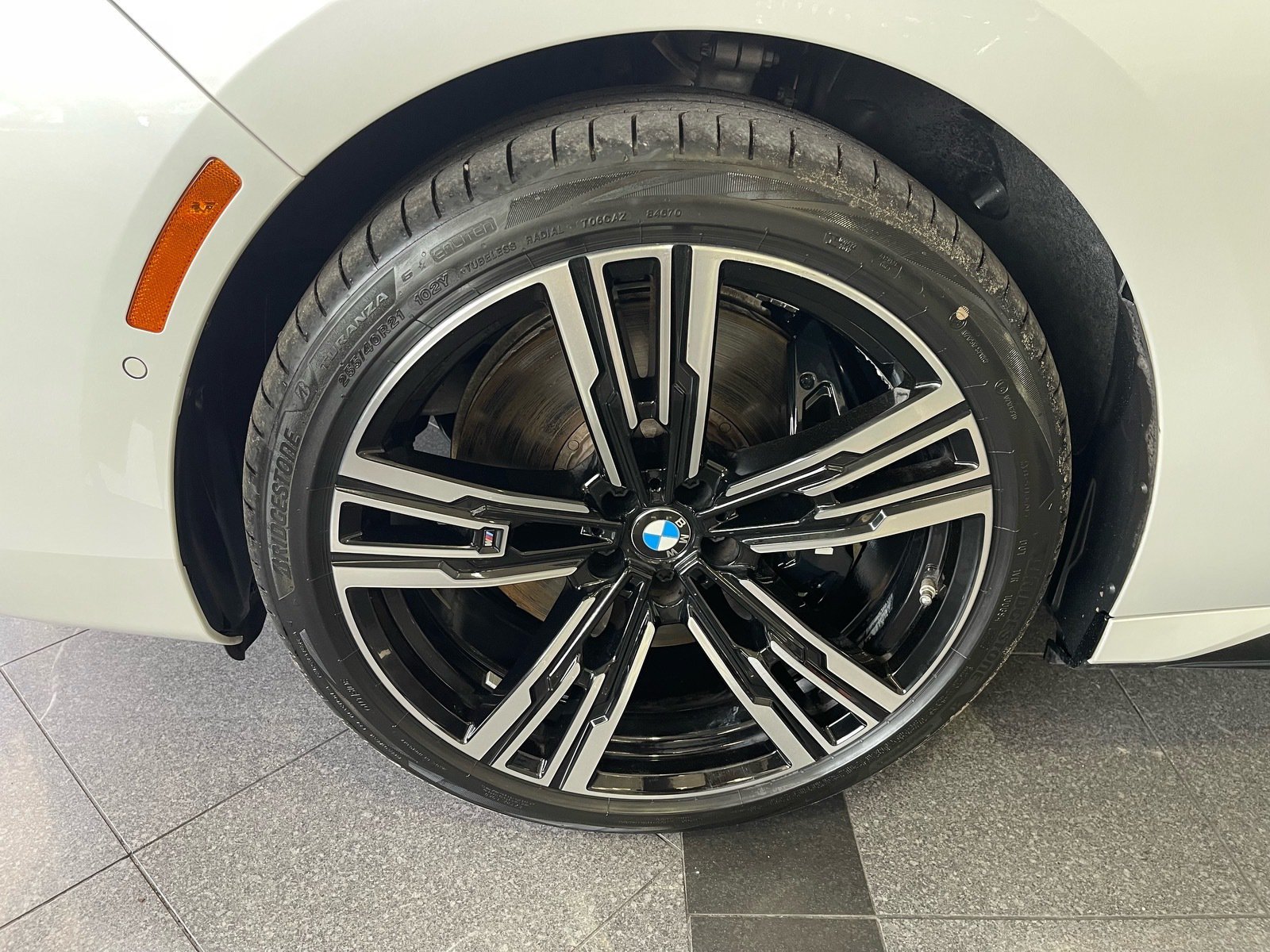 Used 2024 BMW i7 xDrive60 AWD/4WD image 21