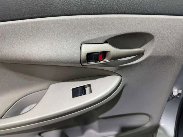 Used 2010 Toyota Corolla LE image 28