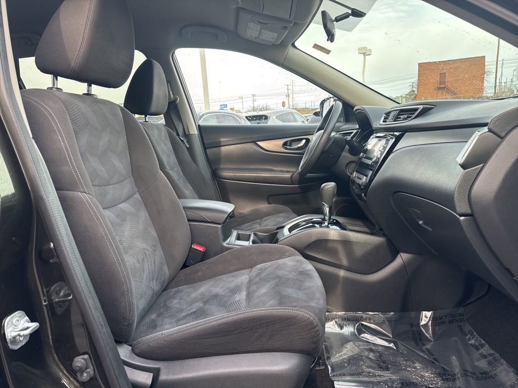 Used 2015 Nissan Rogue SV image 14