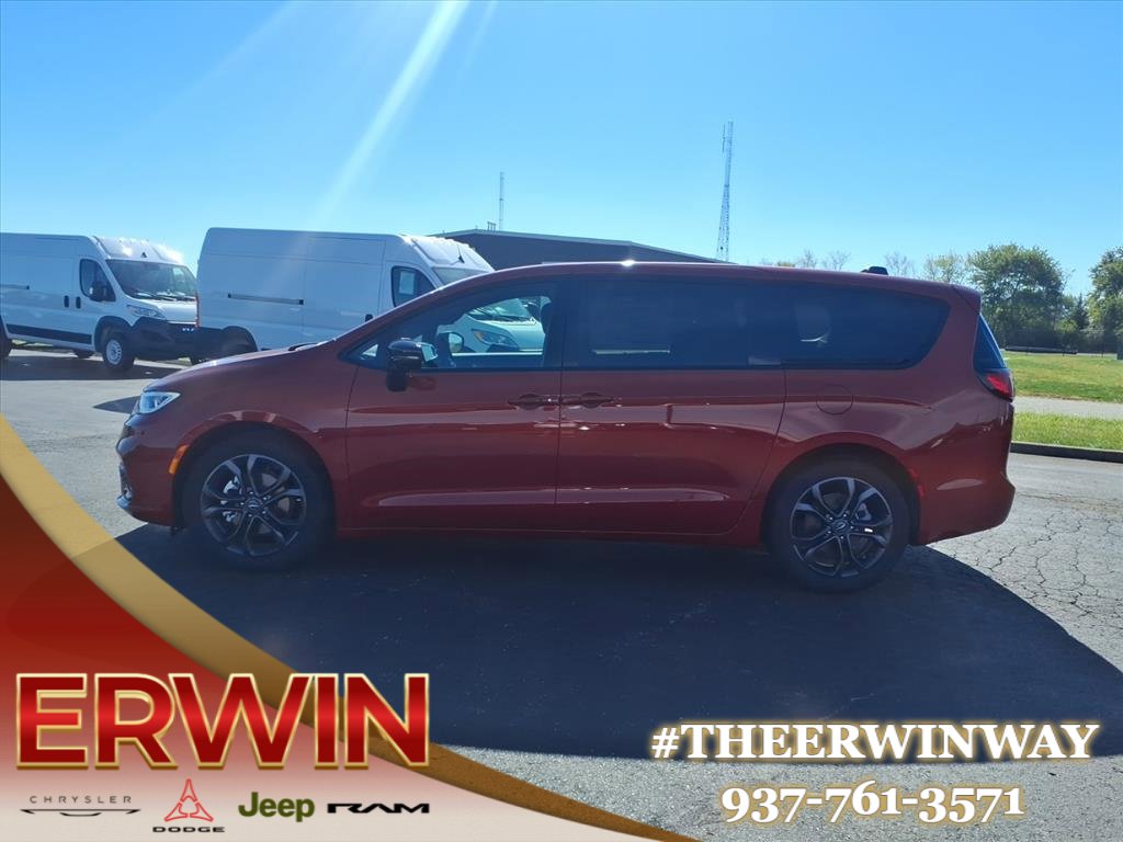 New 2026 Chrysler Pacifica Select image 9