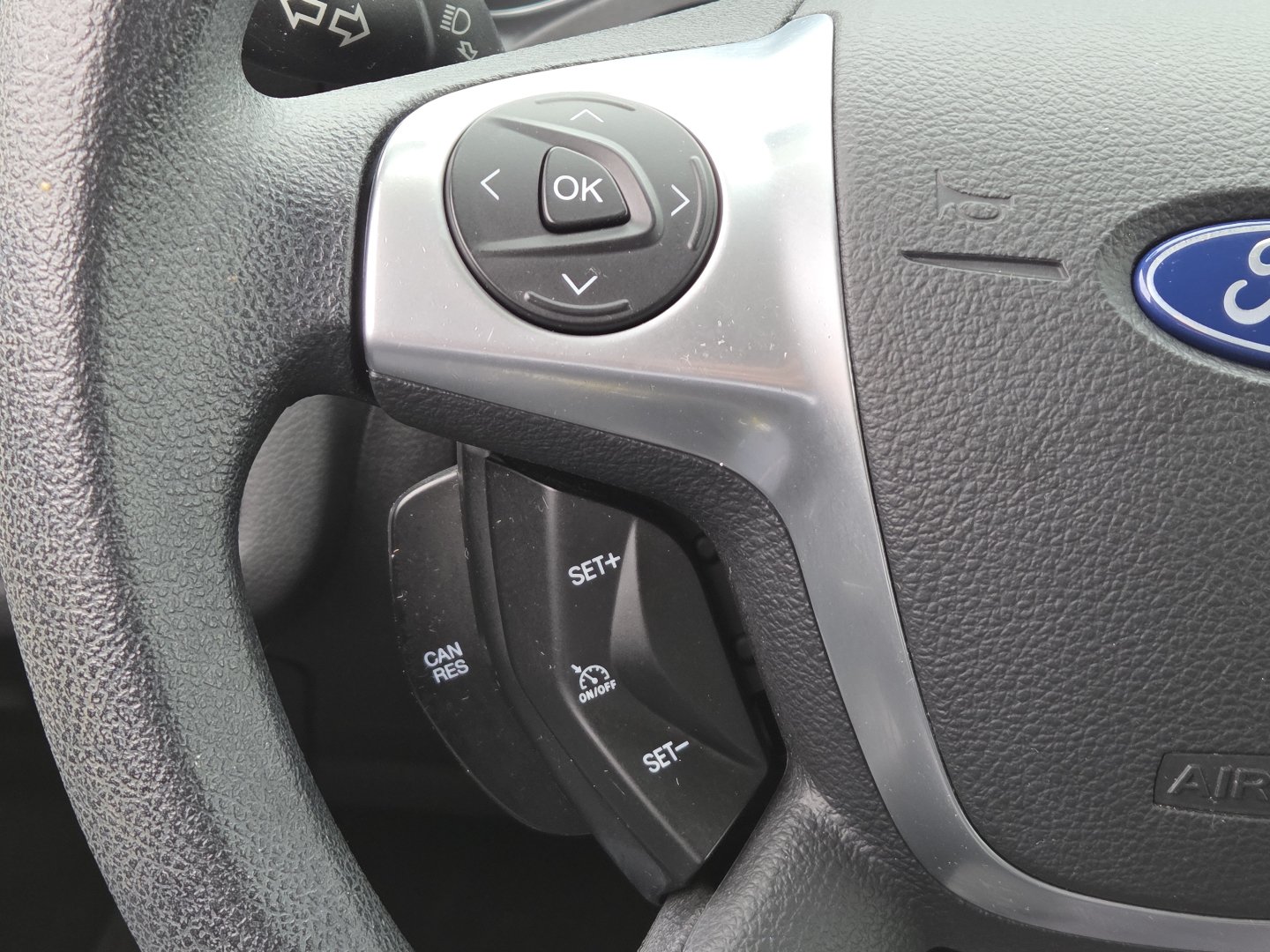 Used 2016 Ford Escape SE AWD/4WD image 4