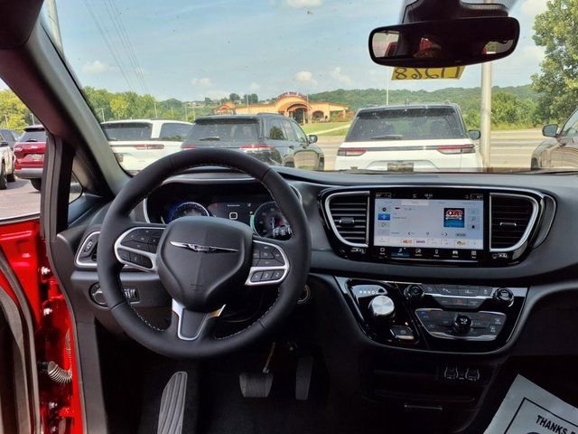 New 2025 Chrysler Voyager LX FWD image 9