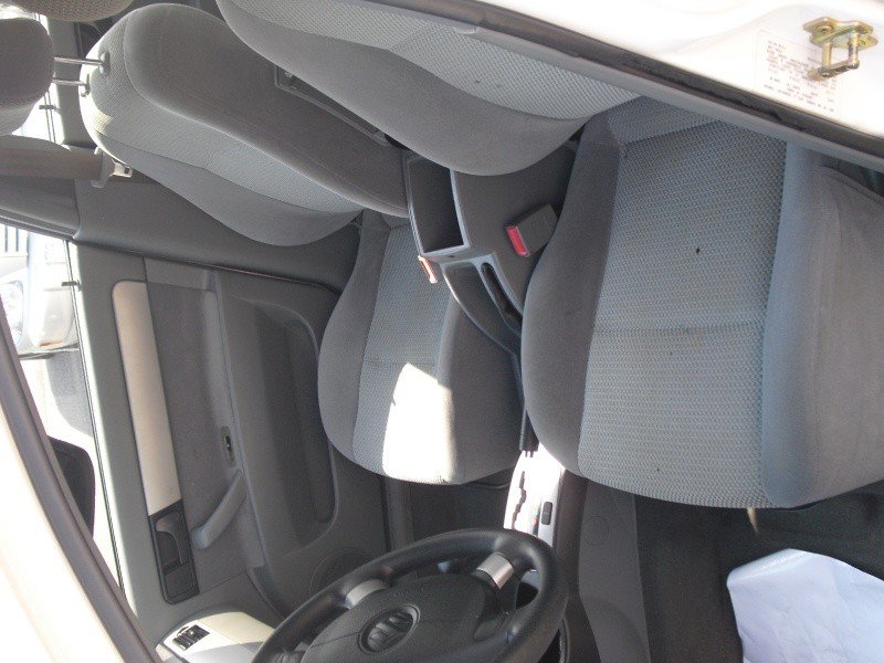 Used 2006 Suzuki Forenza Sedan FWD image 4