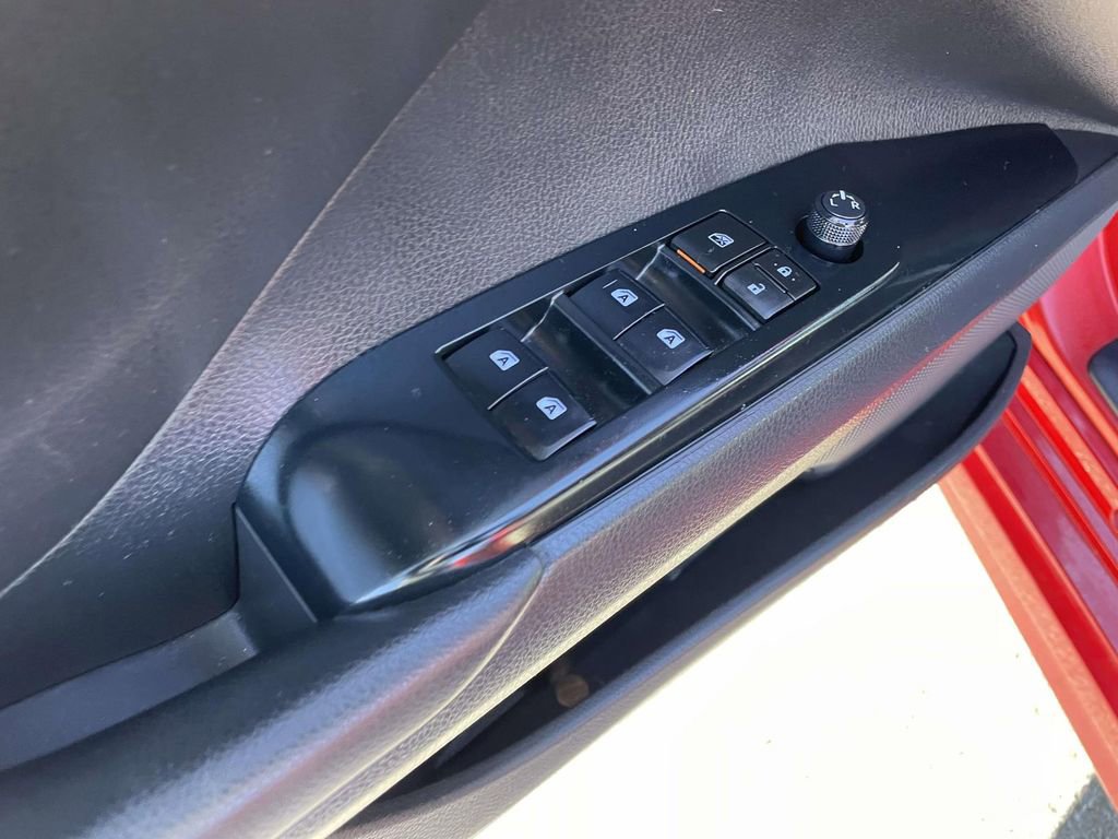 Used 2020 Toyota Camry SE image 27