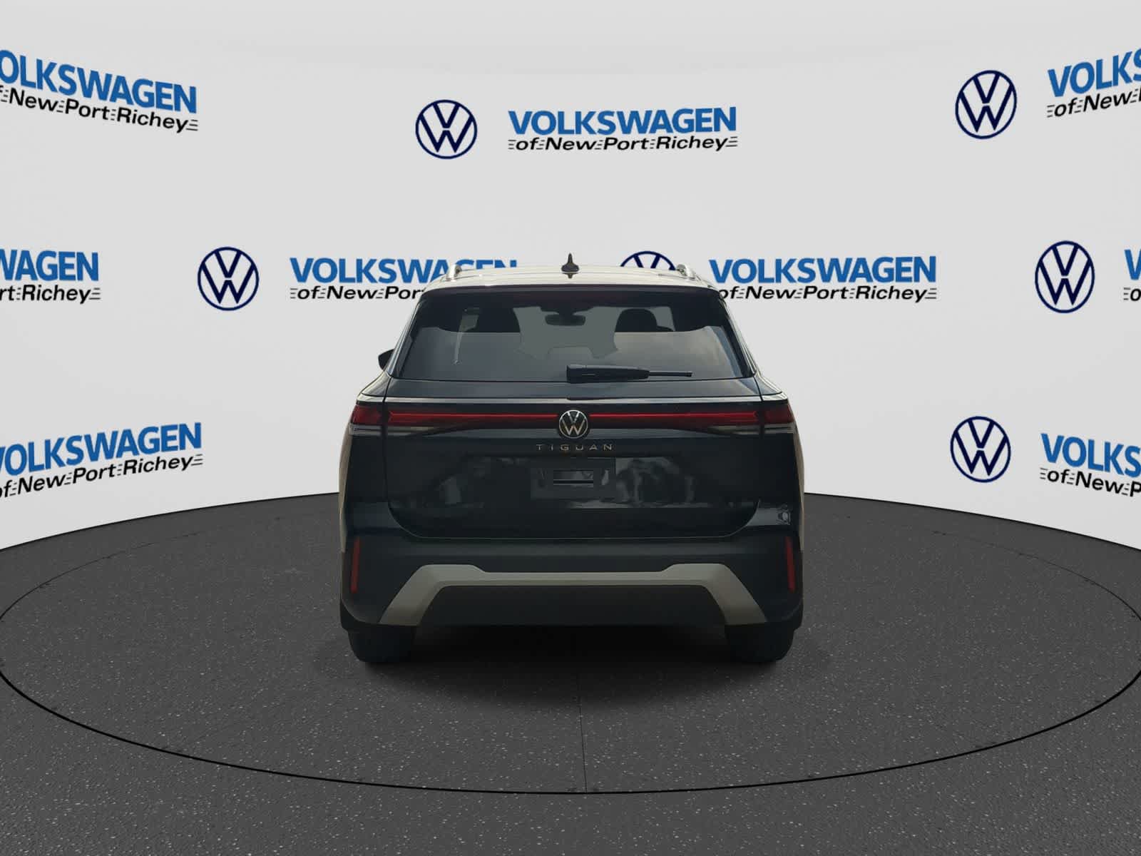 New 2025 Volkswagen Tiguan S FWD image 7