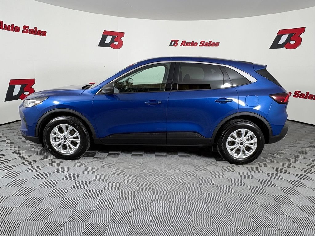 Used 2023 Ford Escape Active AWD/4WD image 3