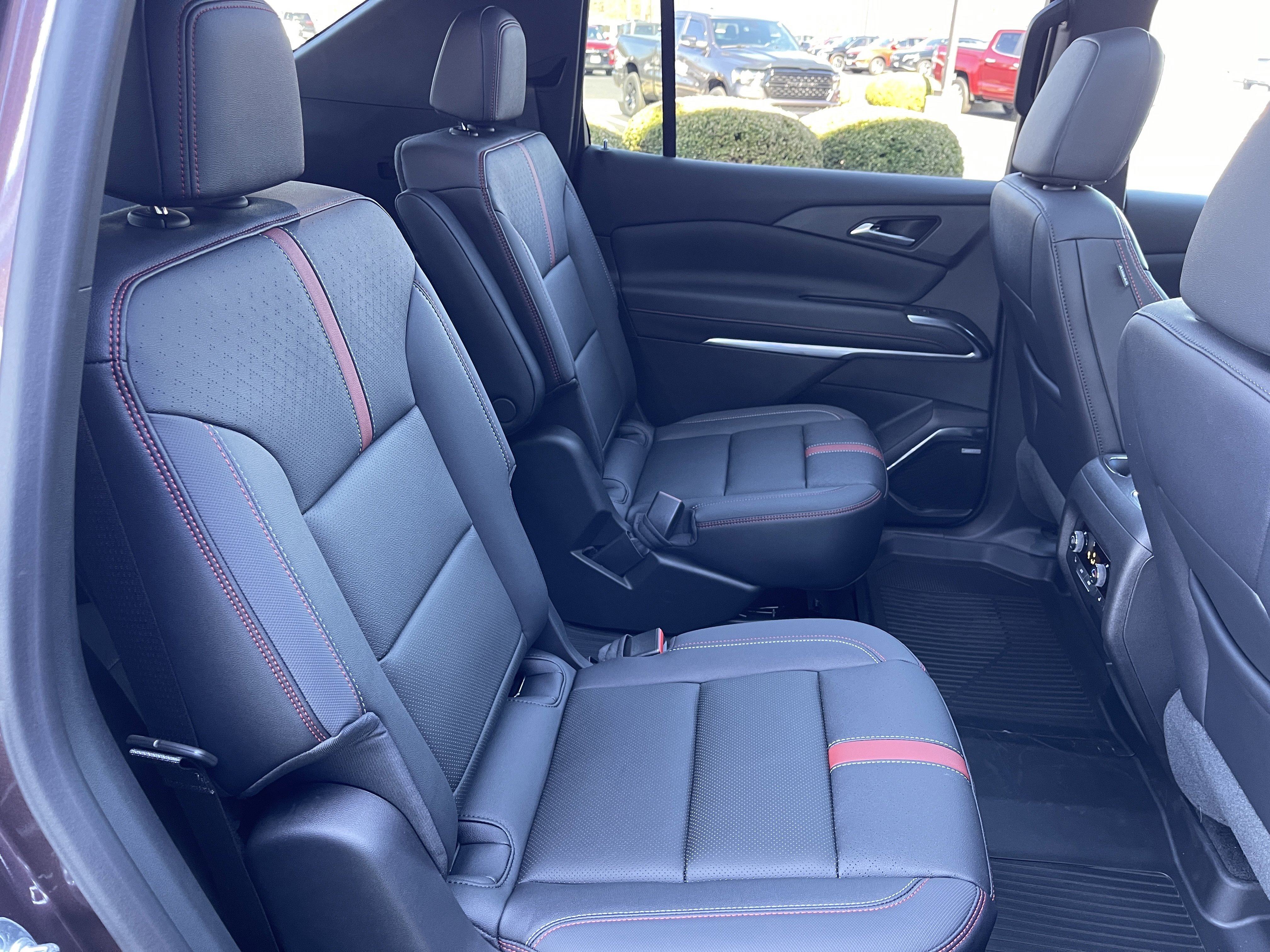 Used 2025 Chevrolet Traverse RS w/ LPO, Floor Liner Package image 44