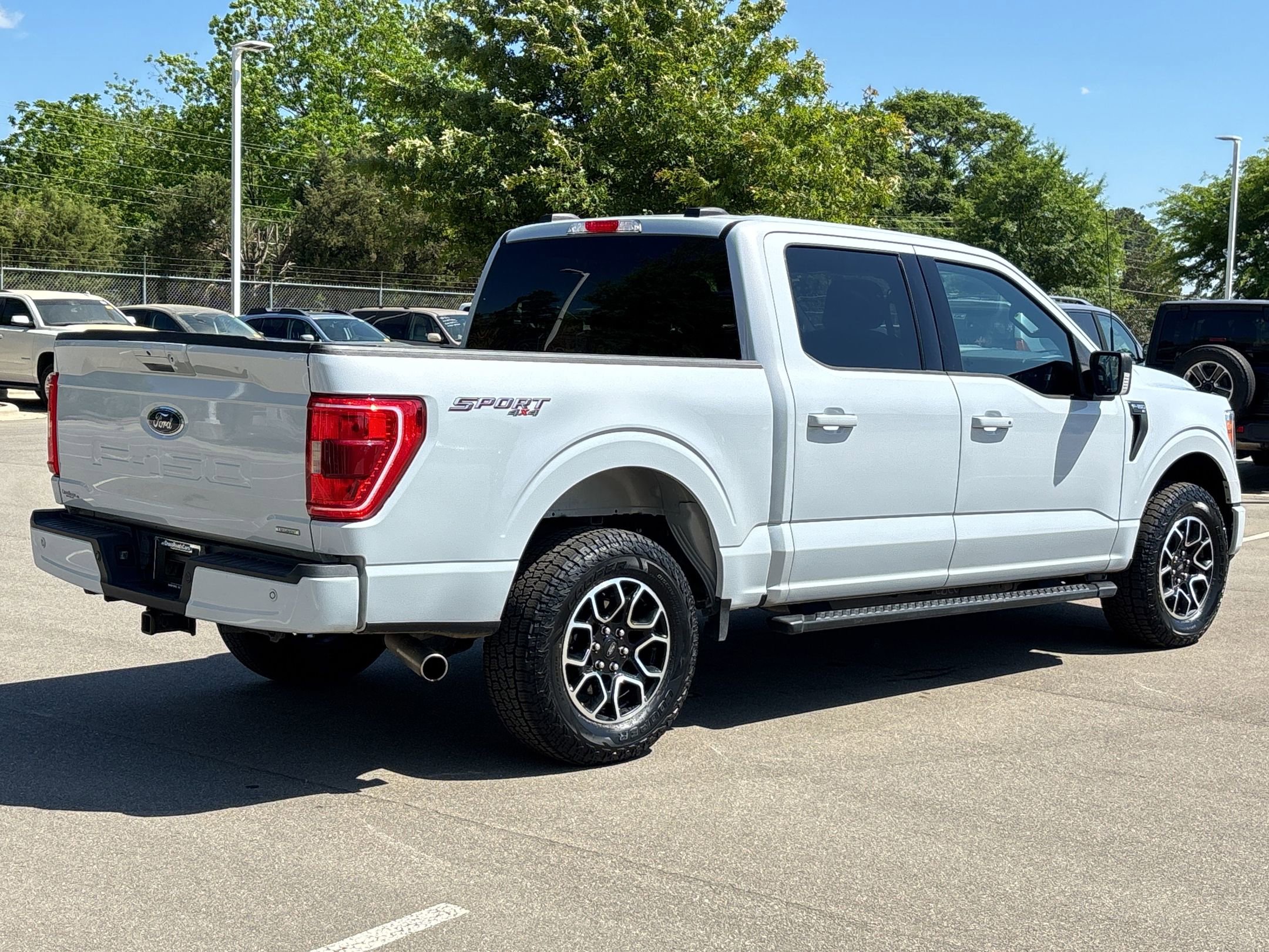 Used 2022 Ford F150 XLT w/ Equipment Group 302A High AWD/4WD image 4