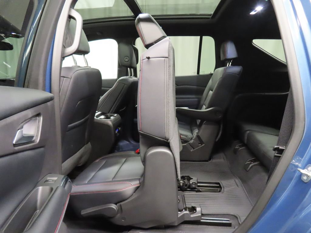 Used 2025 Chevrolet Traverse Z71 w/ LPO, Floor Liner Package AWD/4WD image 51