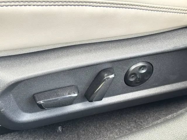 Used 2026 Nissan Sentra SV FWD image 31