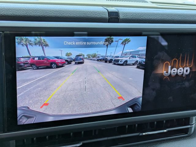 Certified 2026 Jeep Gladiator Sport AWD/4WD image 21