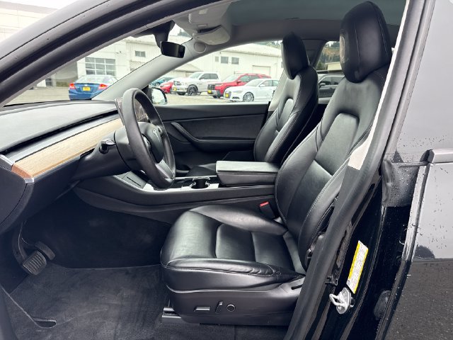 Used 2021 Tesla Model Y Long Range AWD/4WD image 17