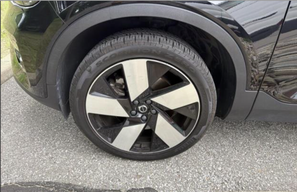 Used 2023 Volvo XC40 Recharge Ultimate w/ Protection Package Premier AWD/4WD image 5