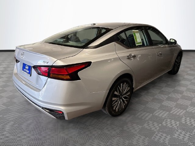 Used 2024 Nissan Altima 2.5 SV FWD image 7