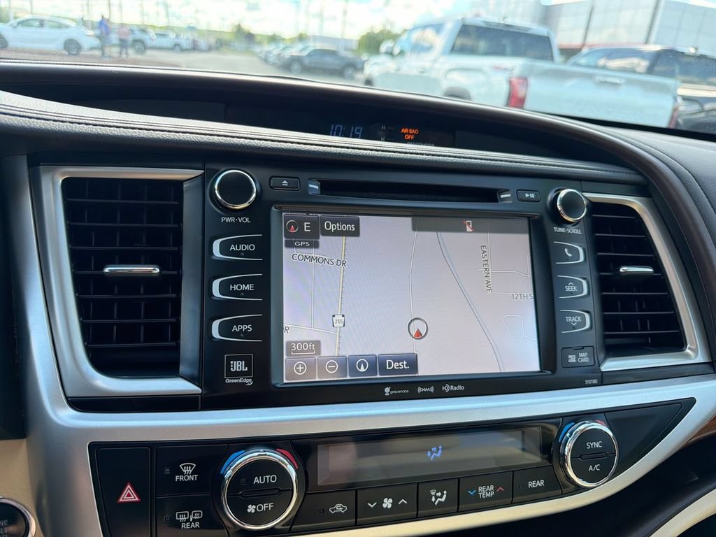 Used 2018 Toyota Highlander Limited Platinum w/ Protection Package #3 AWD/4WD image 25
