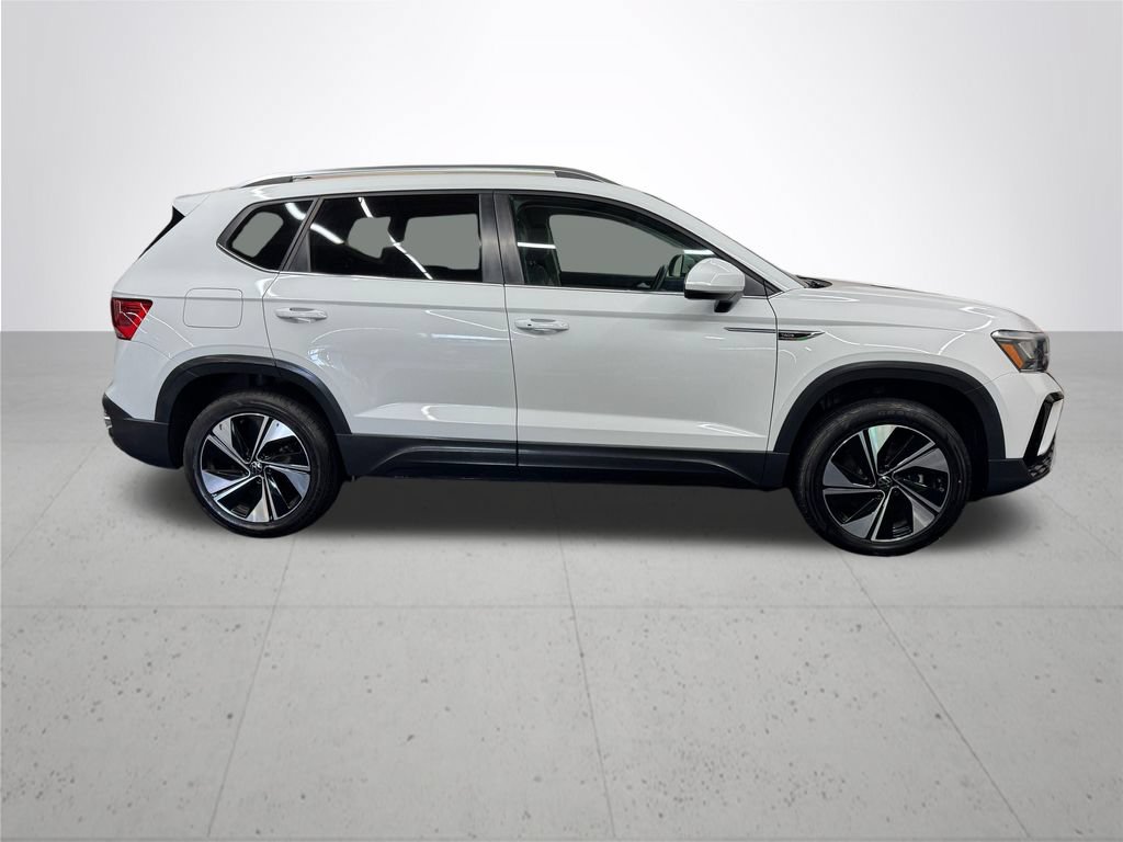 Used 2024 Volkswagen Taos SE AWD/4WD image 9