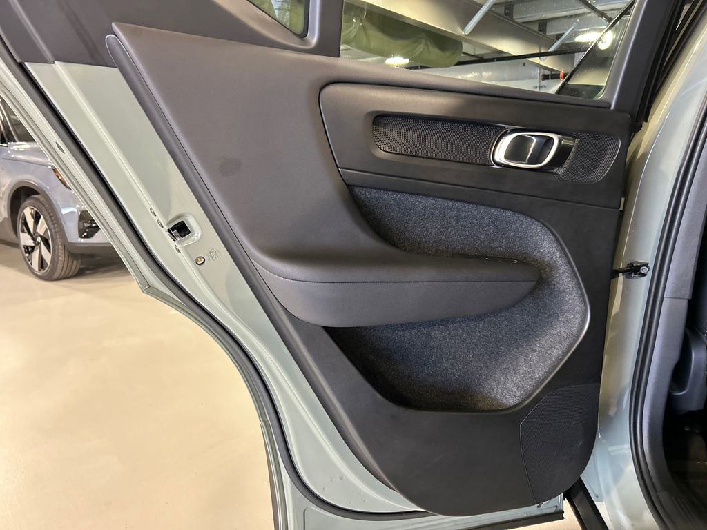 Certified 2023 Volvo XC40 B5 Plus w/ Driver Assist Package image 21
