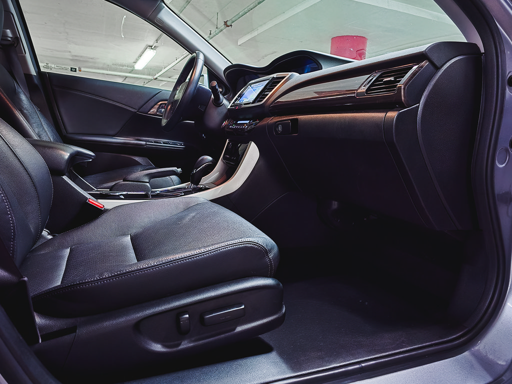 Used 2017 Honda Accord EX-L image 34