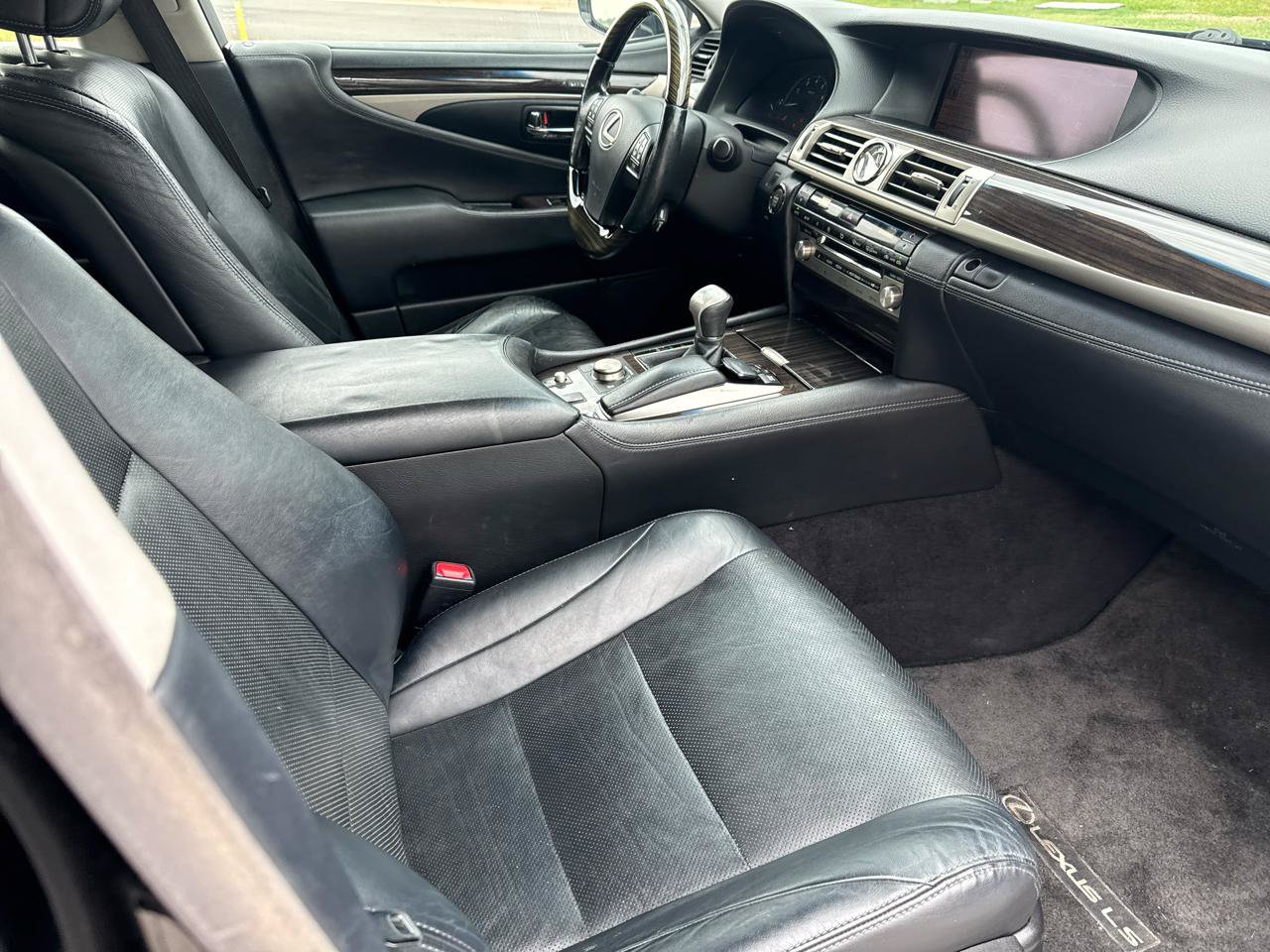 Used 2013 Lexus LS 460 AWD w/ Comfort Pkg image 47