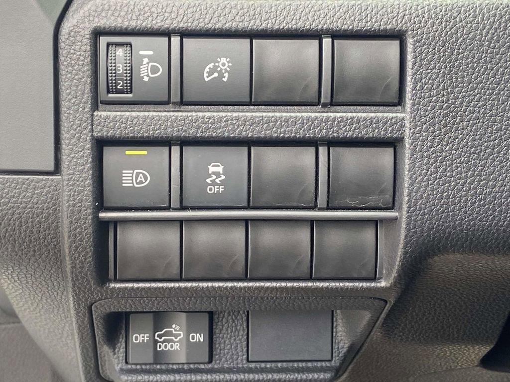 Used 2024 Toyota Tacoma SR image 28