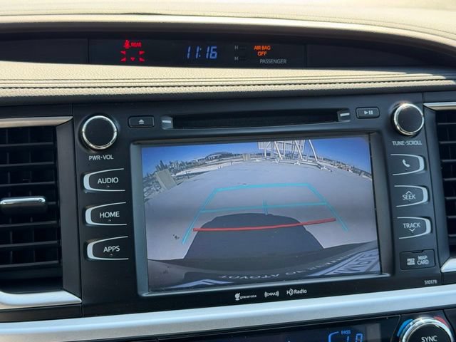 Used 2017 Toyota Highlander XLE AWD/4WD image 16