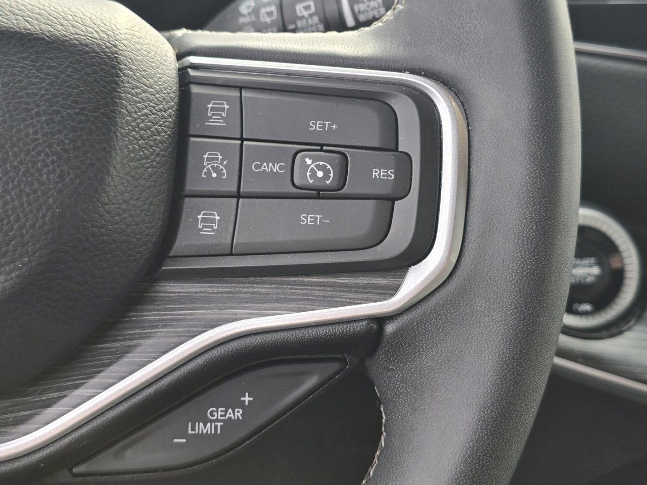 Used 2024 Jeep Wagoneer L Series II w/ Flexible Seating Group image 25