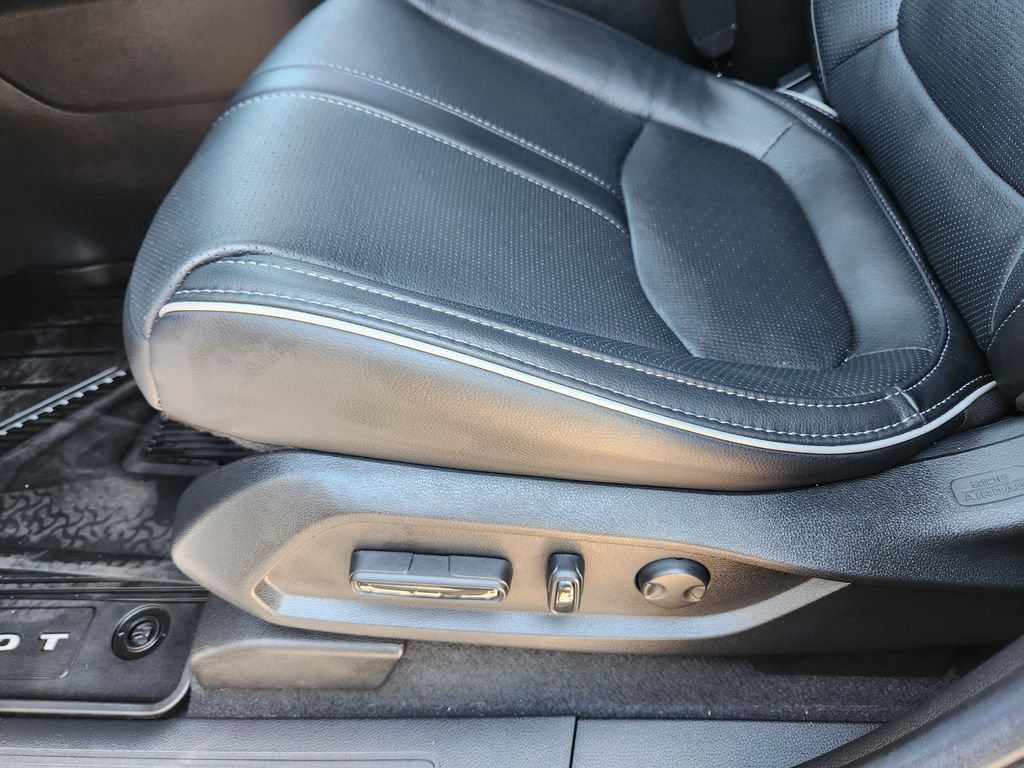 Used 2025 Honda Pilot Elite image 12