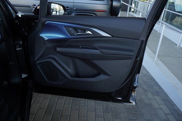 New 2025 Chevrolet Equinox EV LT image 17