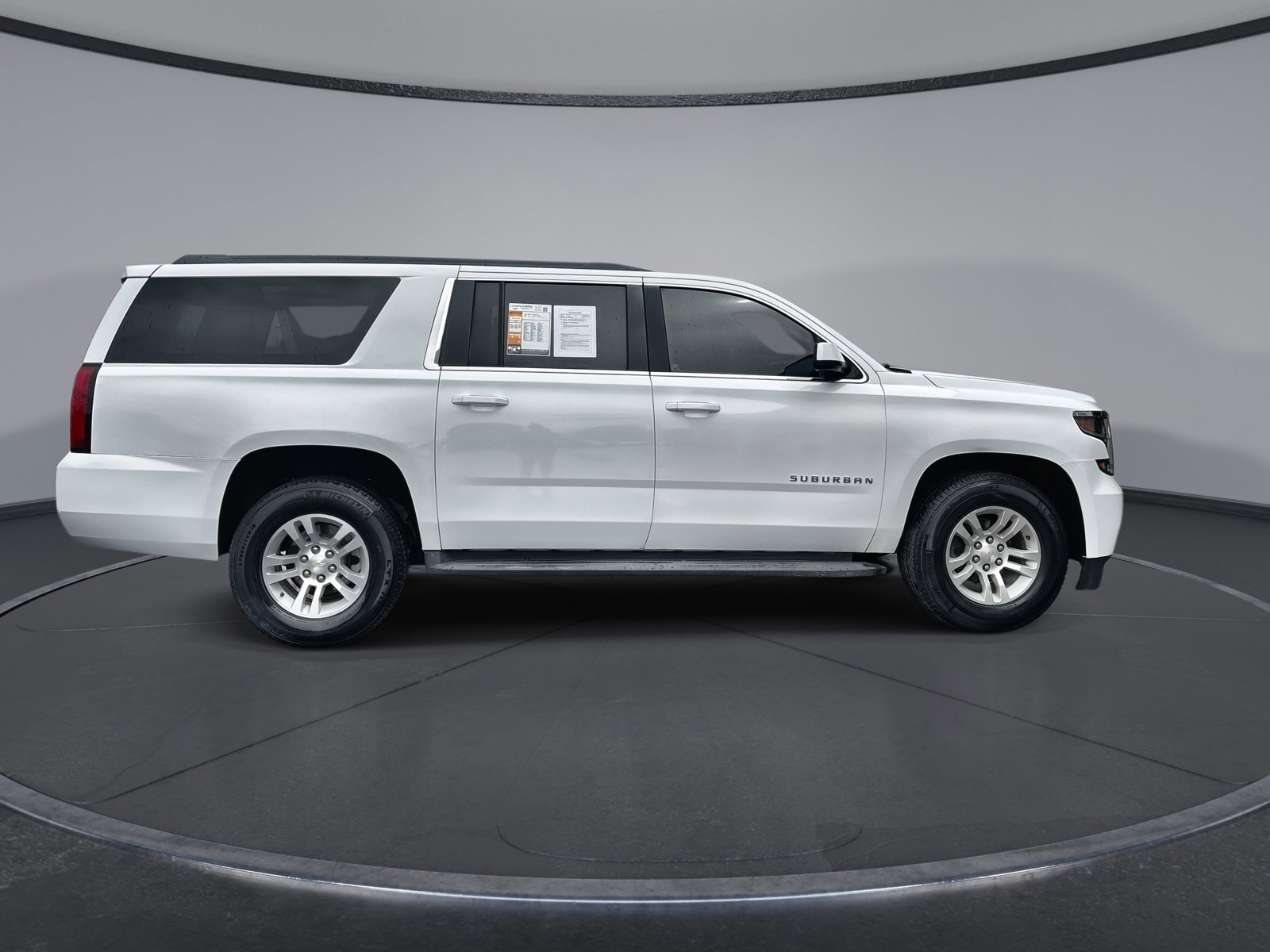 Used 2015 Chevrolet Suburban LT image 14