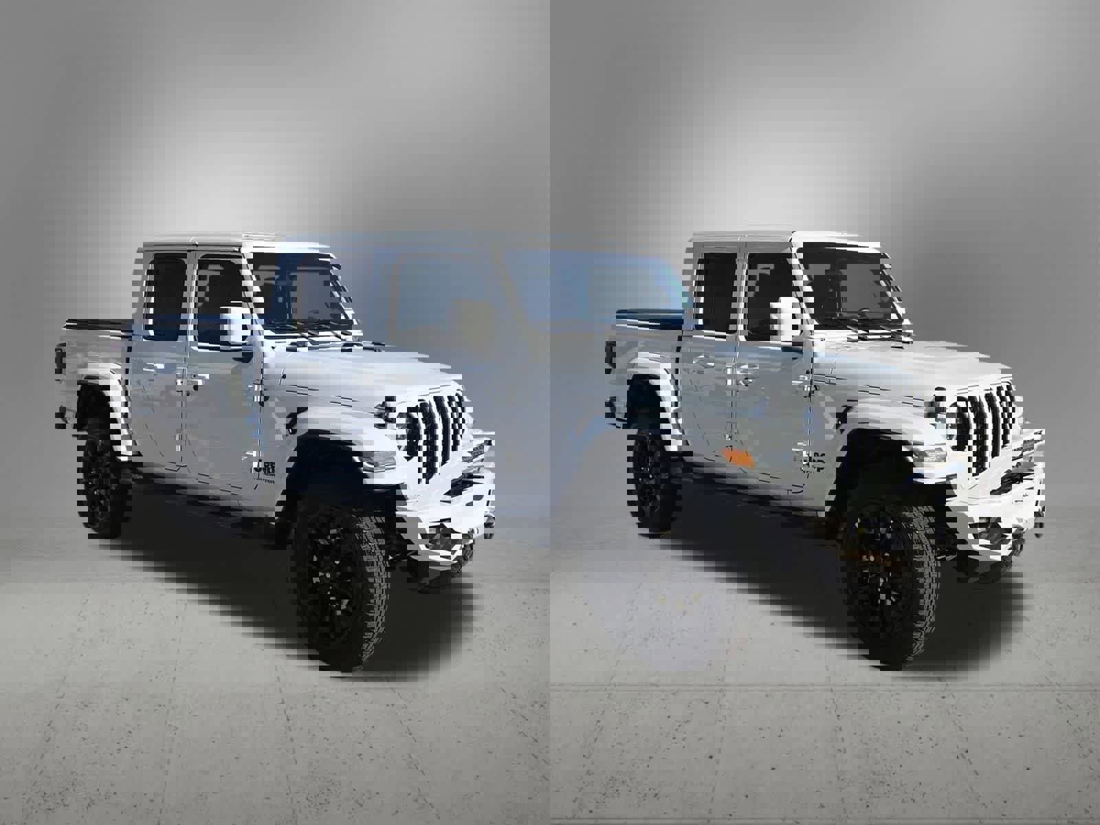 Used 2023 Jeep Gladiator Overland image 8