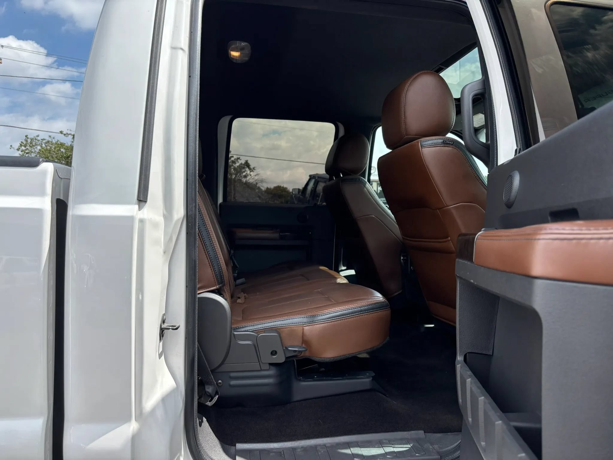 Used 2014 Ford F250 Platinum w/ FX4 Off-Road Package AWD/4WD image 30