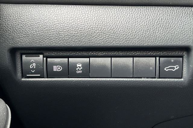 Certified 2024 Toyota Venza LE AWD/4WD image 30