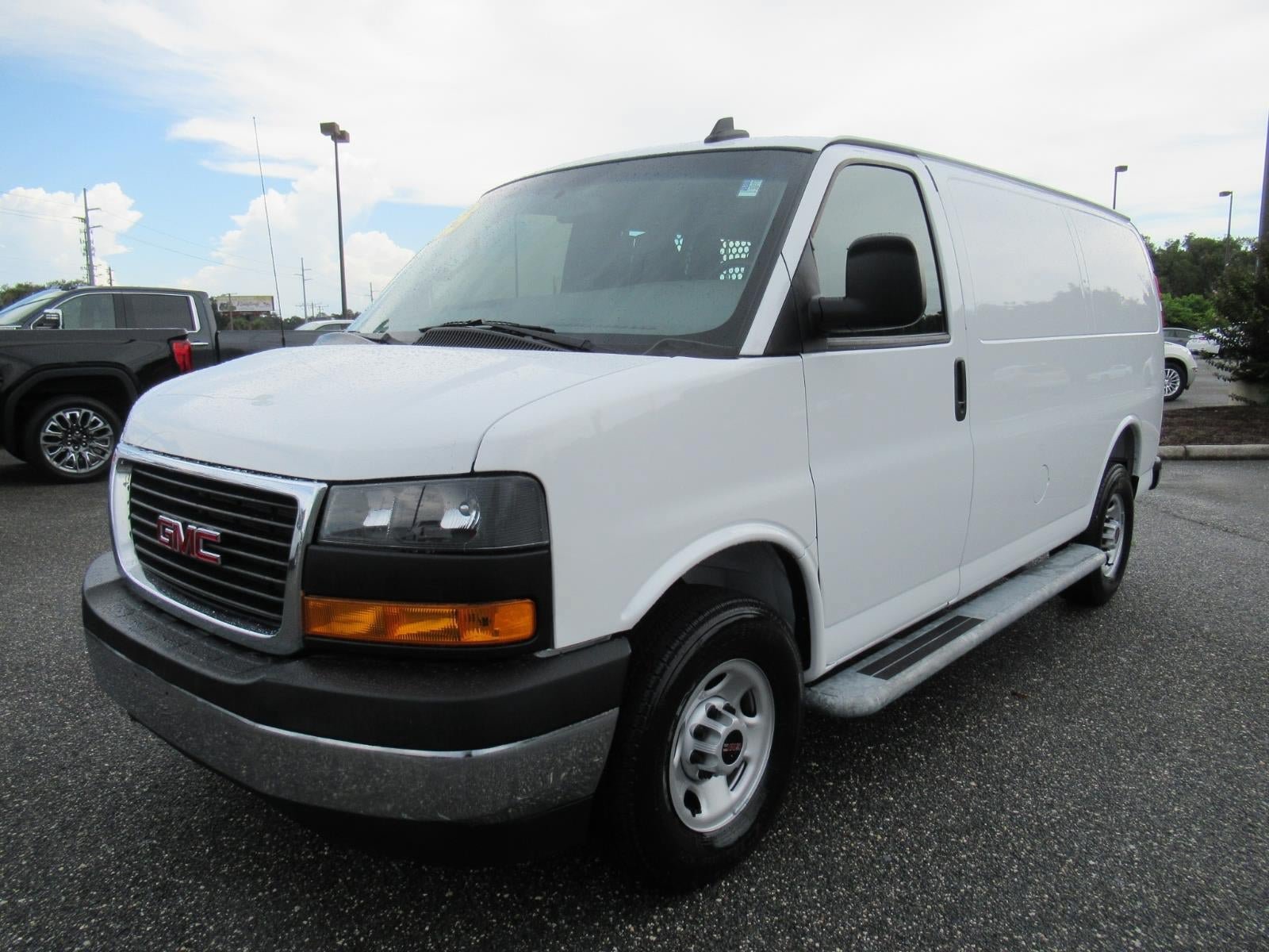 Used 2025 GMC Savana 2500 w/ Driver Convenience Package RWD image 3