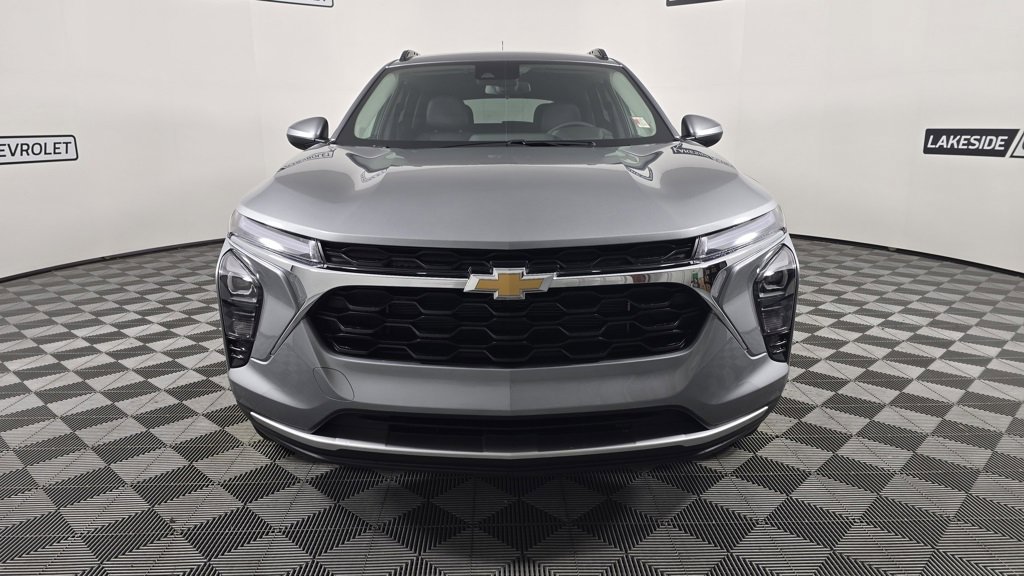 New 2025 Chevrolet Trax LT w/ Driver Confidence Package image 9